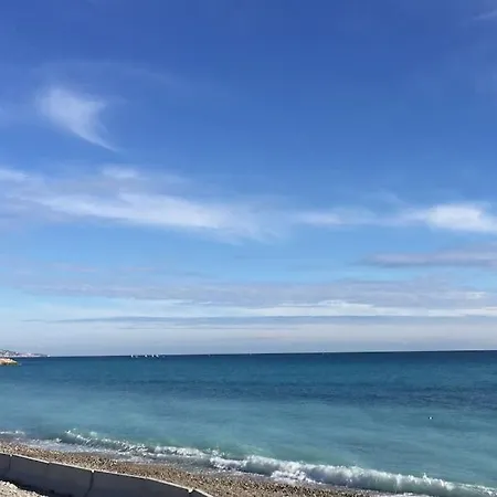 28 M2 Au Calme A * マントン