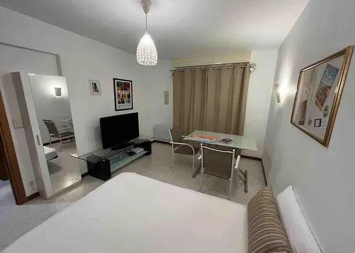 Apartment 28 M2 Au Calme A Menton